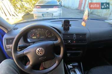 Хетчбек Volkswagen Golf 2001 в Черкасах