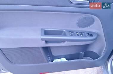 Хетчбек Volkswagen Golf 2006 в 
