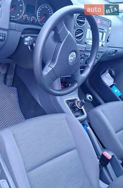 Хетчбек Volkswagen Golf 2006 в 
