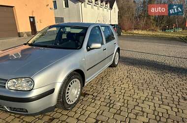 Хэтчбек Volkswagen Golf 2000 в Трускавце