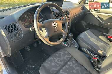 Хэтчбек Volkswagen Golf 2000 в Трускавце