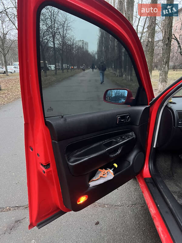 Хетчбек Volkswagen Golf 1998 в Києві