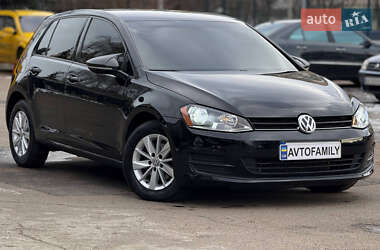 Хэтчбек Volkswagen Golf 2014 в Киеве