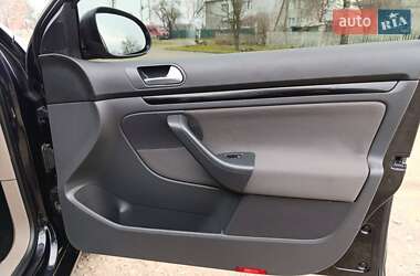 Универсал Volkswagen Golf 2011 в 