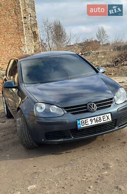 Хэтчбек Volkswagen Golf 2004 в Снигиревке