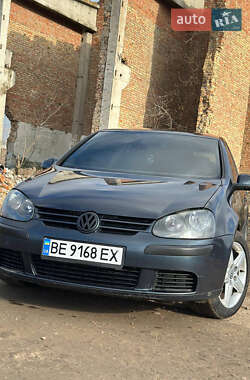 Хэтчбек Volkswagen Golf 2004 в Снигиревке