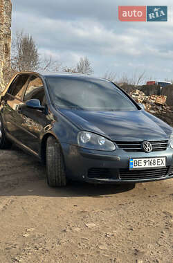 Хэтчбек Volkswagen Golf 2004 в Снигиревке