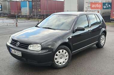 Хэтчбек Volkswagen Golf 2002 в Ковеле