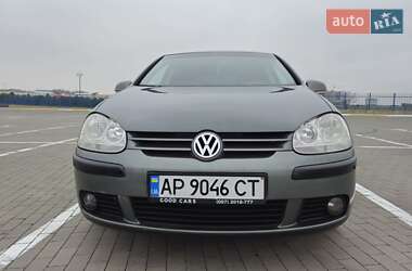 Хэтчбек Volkswagen Golf 2005 в Одессе