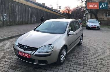 Хетчбек Volkswagen Golf 2005 в Луцьку