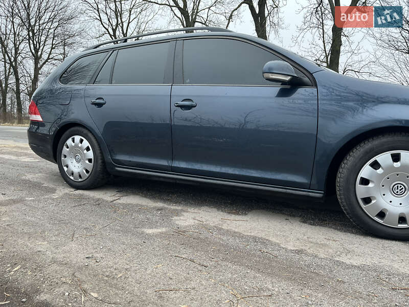 Універсал Volkswagen Golf 2009 в Вінниці