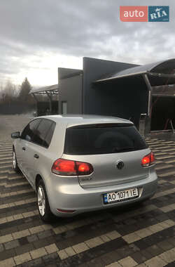 Хетчбек Volkswagen Golf 2010 в Сваляві