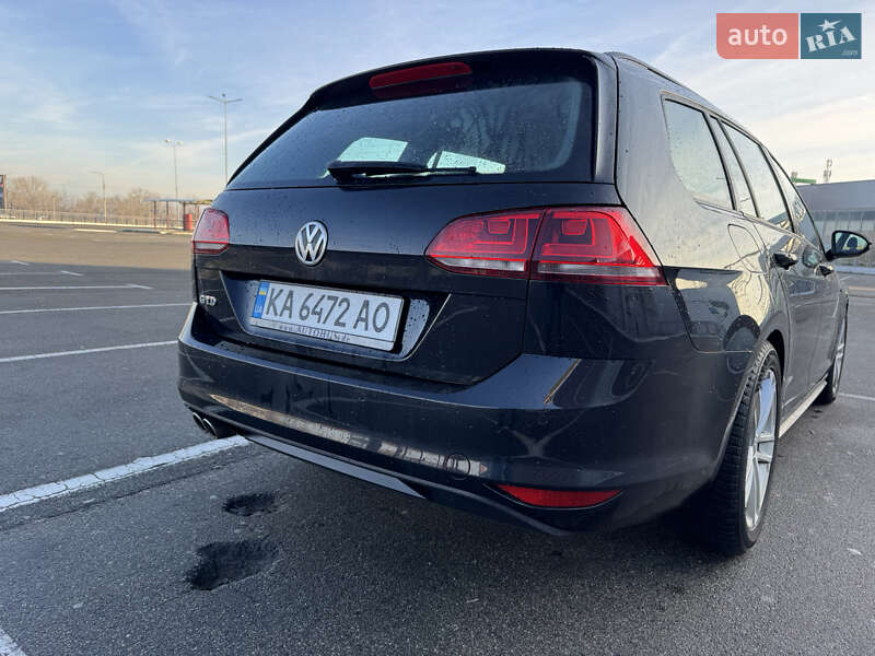 Универсал Volkswagen Golf 2015 в Киеве