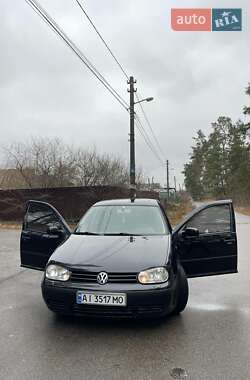 Хетчбек Volkswagen Golf 2001 в Києві