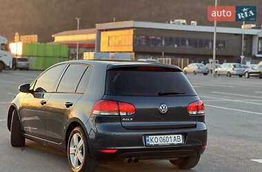 Хетчбек Volkswagen Golf 2010 в 