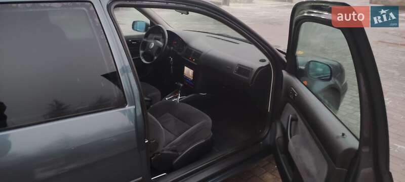 Хэтчбек Volkswagen Golf 1999 в Львове