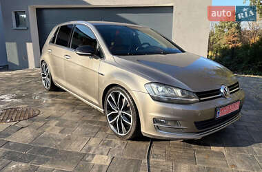 Хэтчбек Volkswagen Golf 2015 в Житомире