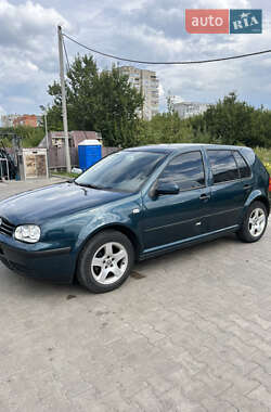 Хетчбек Volkswagen Golf 2002 в Сумах