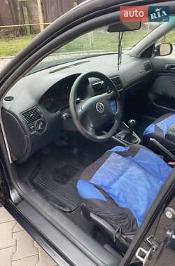 Хэтчбек Volkswagen Golf 1998 в 