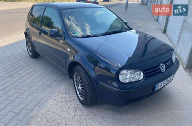 Хэтчбек Volkswagen Golf 2001 в Гостомеле