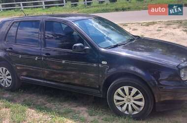 Хэтчбек Volkswagen Golf 2001 в 
