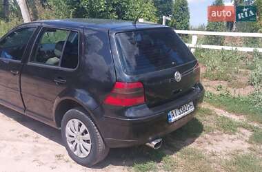 Хэтчбек Volkswagen Golf 2001 в 