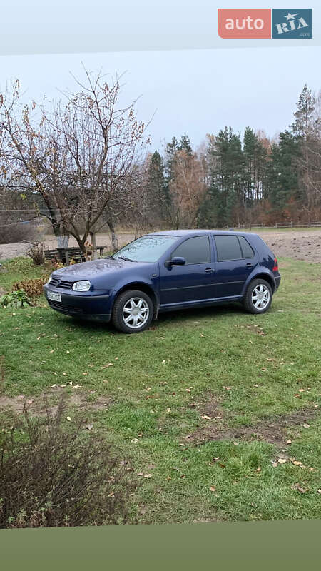 Хетчбек Volkswagen Golf 2002 в Кременці