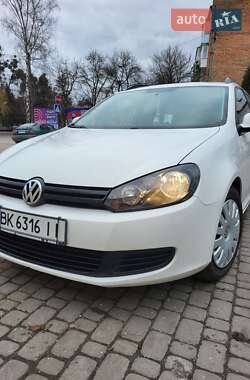 Універсал Volkswagen Golf 2010 в Острозі