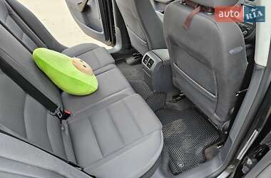 Хэтчбек Volkswagen Golf 2005 в 