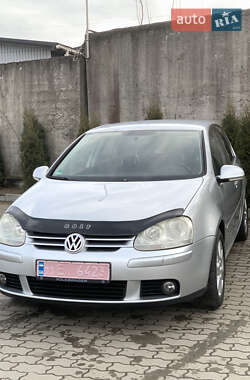 Хэтчбек Volkswagen Golf 2006 в Сарнах