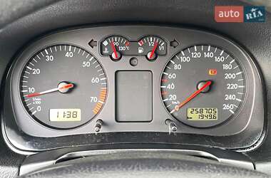 Універсал Volkswagen Golf 2000 в 