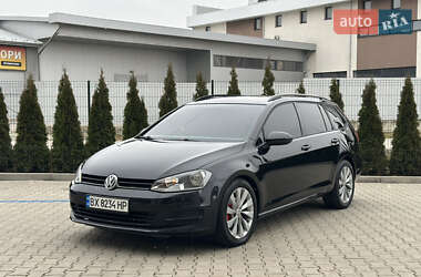 Універсал Volkswagen Golf 2014 в Чернівцях