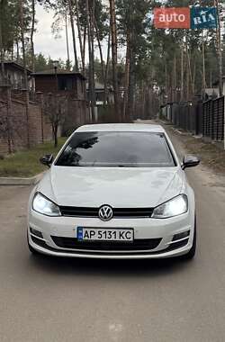 Хэтчбек Volkswagen Golf 2014 в Киеве
