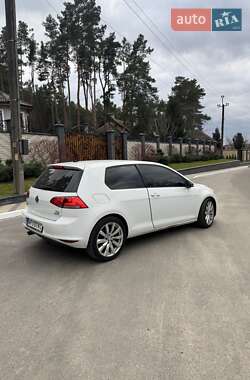 Хэтчбек Volkswagen Golf 2014 в Киеве