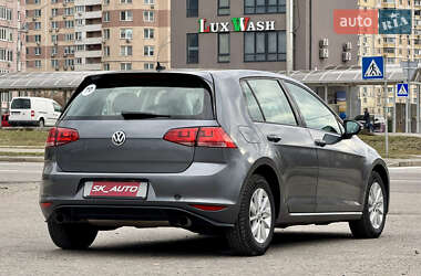 Хетчбек Volkswagen Golf 2015 в Києві