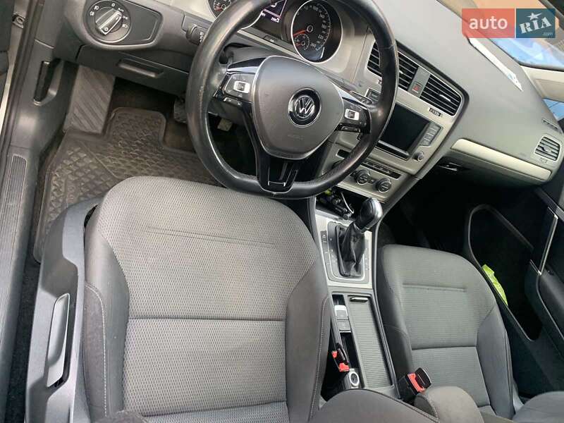 Хэтчбек Volkswagen Golf 2015 в Броварах