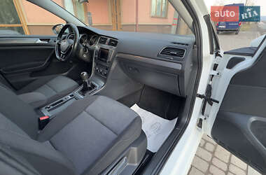 Универсал Volkswagen Golf 2013 в Сваляве