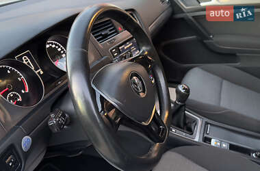 Универсал Volkswagen Golf 2013 в Сваляве