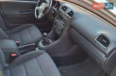 Універсал Volkswagen Golf 2012 в 