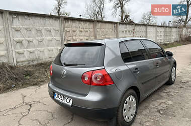 Хетчбек Volkswagen Golf 2005 в Чернігові