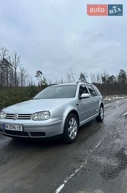 Универсал Volkswagen Golf 2004 в Дубно