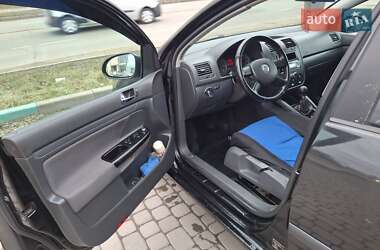 Хетчбек Volkswagen Golf 2004 в Хмельницькому