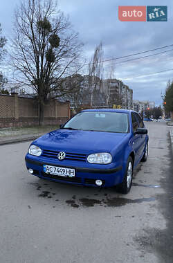 Хетчбек Volkswagen Golf 2001 в Луцьку