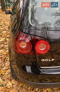 Хетчбек Volkswagen Golf 2009 в 
