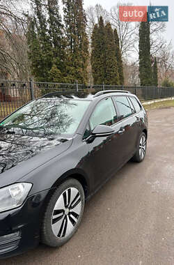 Универсал Volkswagen Golf 2014 в Бобровице