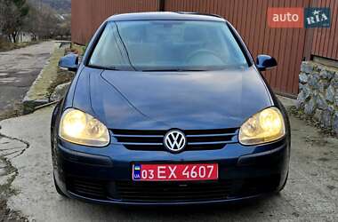 Хэтчбек Volkswagen Golf 2005 в Полтаве