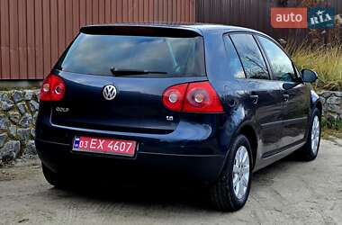 Хэтчбек Volkswagen Golf 2005 в Полтаве