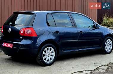 Хэтчбек Volkswagen Golf 2005 в Полтаве