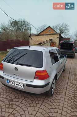 Хетчбек Volkswagen Golf 2003 в Червонограді