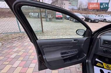 Хэтчбек Volkswagen Golf 2004 в 